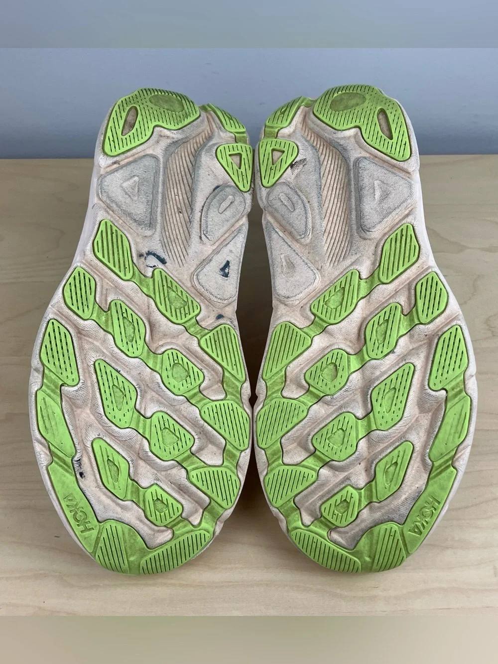 Hoka One One Women’s Size 9.5 B Clifton 9 Vanilla Astral Athletic Running Shoes